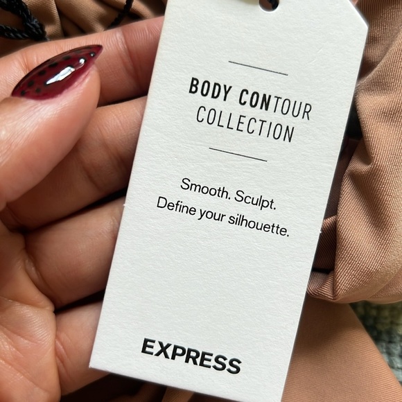 Express Sleeveless Bodysuit - Picture 7 of 8